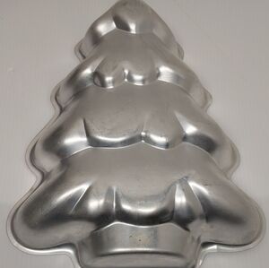 Vintage Wilton 1986 Christmas Tree Cake Pan  Made In Korea